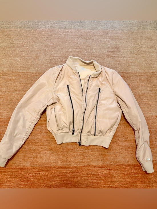 ALO Yoga Jackets & Blazers - ALO Yoga Women's Light Beige Bomber Jacket with Vertical Zips